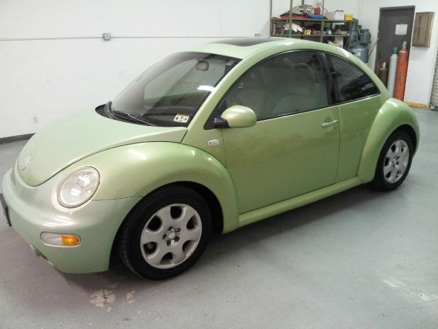 2002 Volkswagen New Beetle Quad Cab 4x2 Shortbox XLT