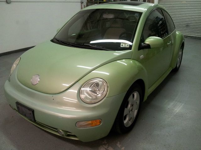 2002 Volkswagen New Beetle Quad Cab 4x2 Shortbox XLT