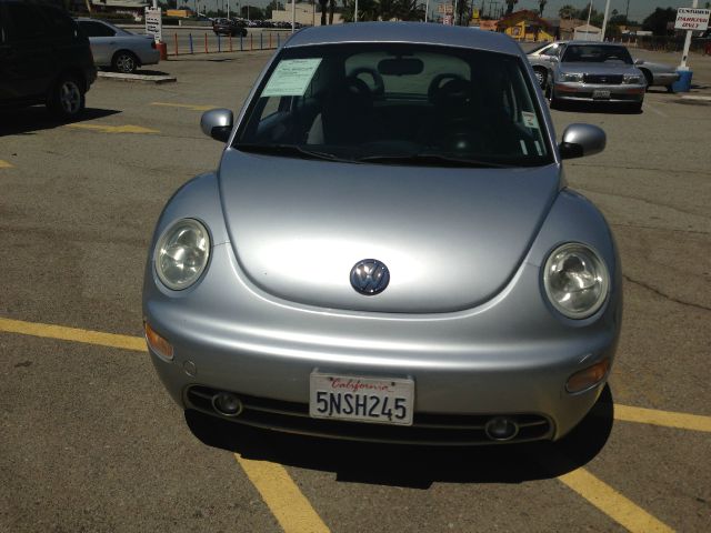 2002 Volkswagen New Beetle Quad Cab 4x2 Shortbox XLT