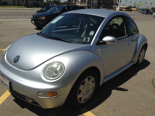 2002 Volkswagen New Beetle Quad Cab 4x2 Shortbox XLT