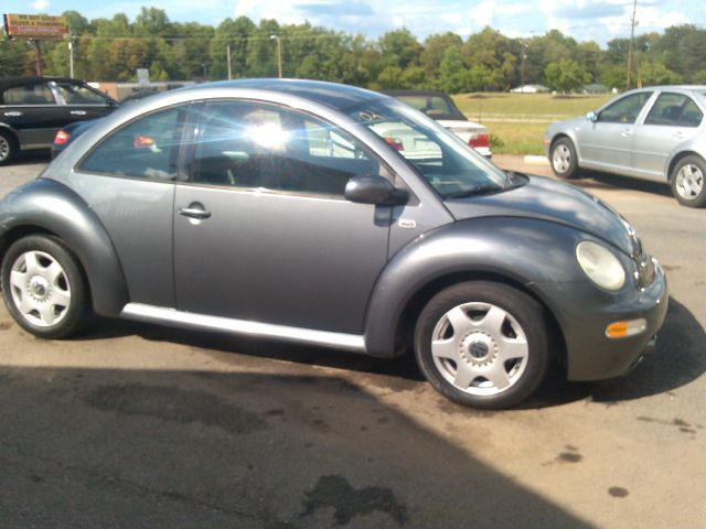 2002 Volkswagen New Beetle 4dr 112 WB AWD