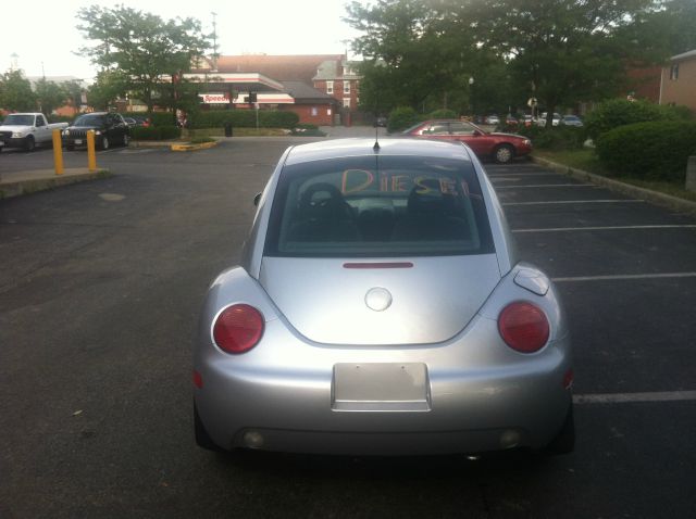 2002 Volkswagen New Beetle 4dr 112 WB AWD