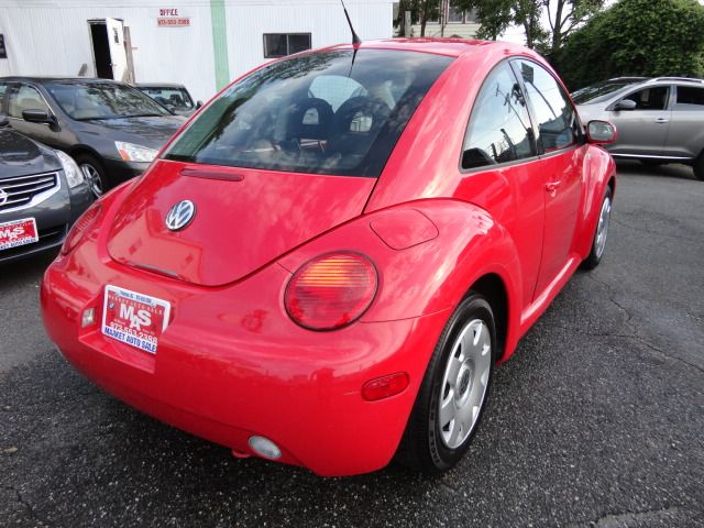 2002 Volkswagen New Beetle Quad Cab 4x2 Shortbox XLT