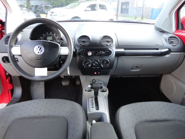 2002 Volkswagen New Beetle Quad Cab 4x2 Shortbox XLT