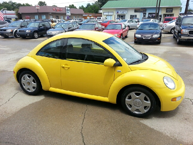 2002 Volkswagen New Beetle Quad Cab 4x2 Shortbox XLT