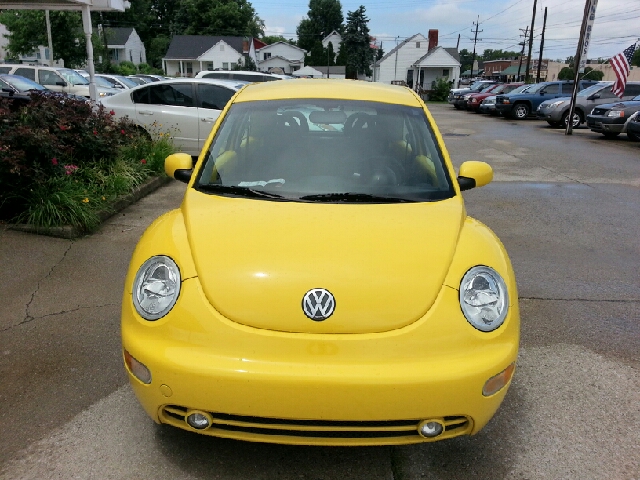 2002 Volkswagen New Beetle Quad Cab 4x2 Shortbox XLT