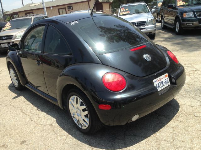 2002 Volkswagen New Beetle S Sedan