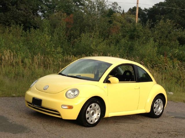 2002 Volkswagen New Beetle S Sedan