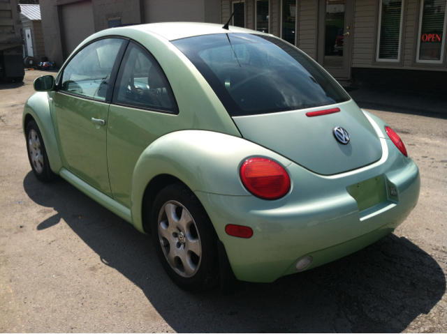 2002 Volkswagen New Beetle Quad Cab 4x2 Shortbox XLT