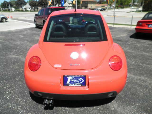 2002 Volkswagen New Beetle FWD 4dr Sport