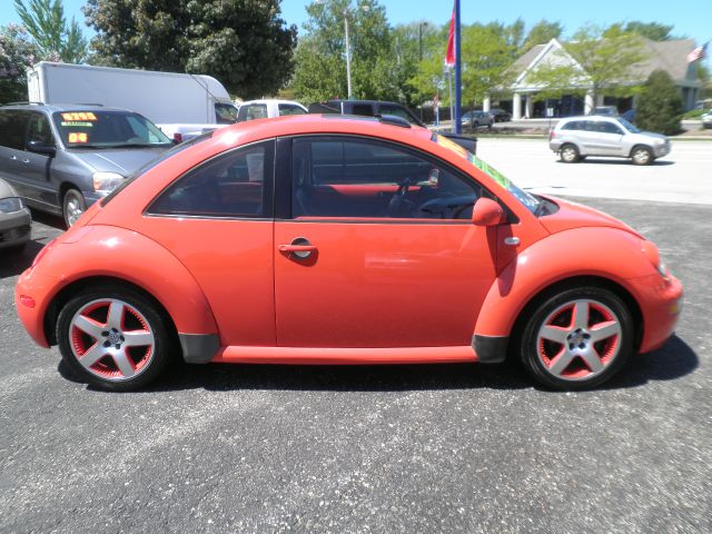 2002 Volkswagen New Beetle FWD 4dr Sport