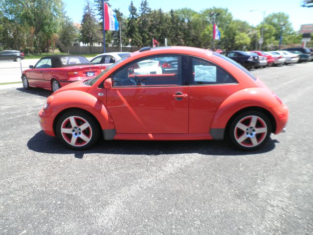 2002 Volkswagen New Beetle FWD 4dr Sport