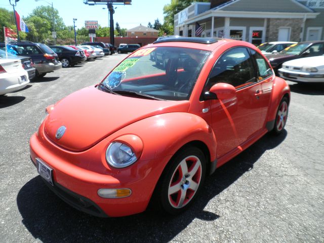 2002 Volkswagen New Beetle FWD 4dr Sport