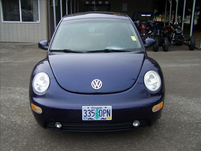 2002 Volkswagen New Beetle FWD 4dr Sport