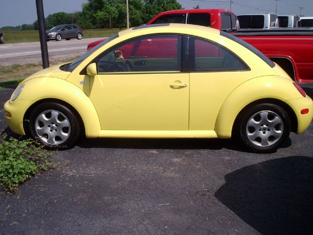 2002 Volkswagen New Beetle 4dr 112 WB AWD