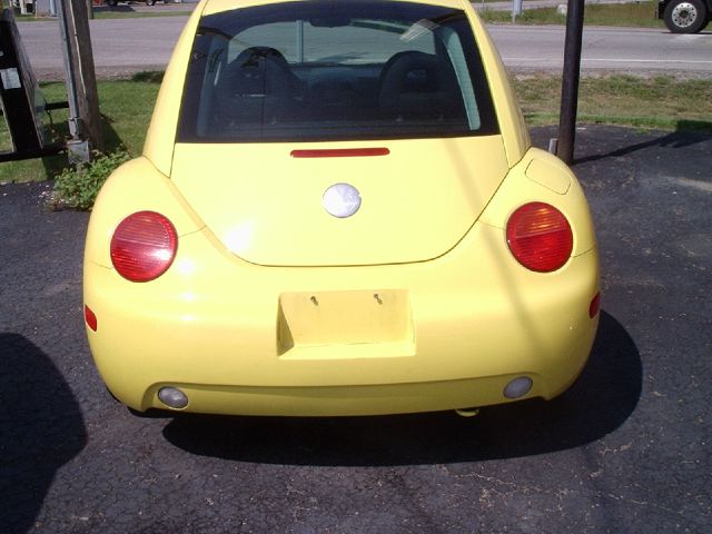 2002 Volkswagen New Beetle 4dr 112 WB AWD