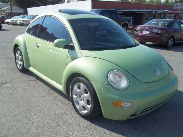 2002 Volkswagen New Beetle Quad Cab 4x2 Shortbox XLT