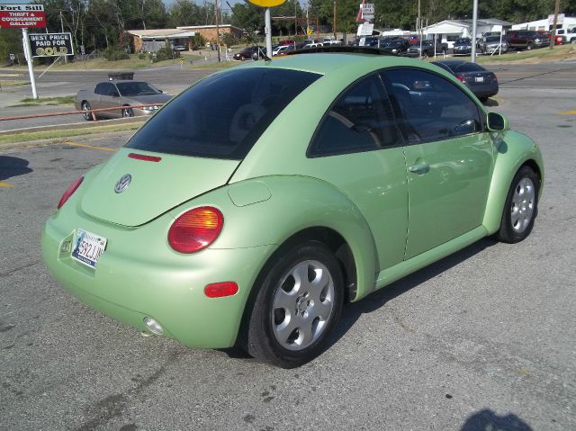 2002 Volkswagen New Beetle Quad Cab 4x2 Shortbox XLT