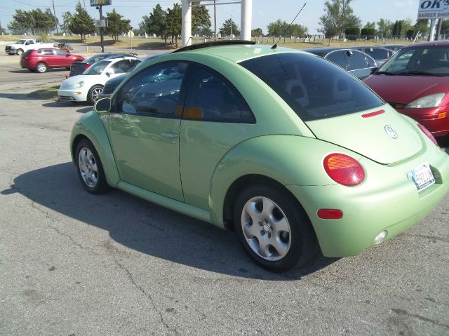 2002 Volkswagen New Beetle Quad Cab 4x2 Shortbox XLT