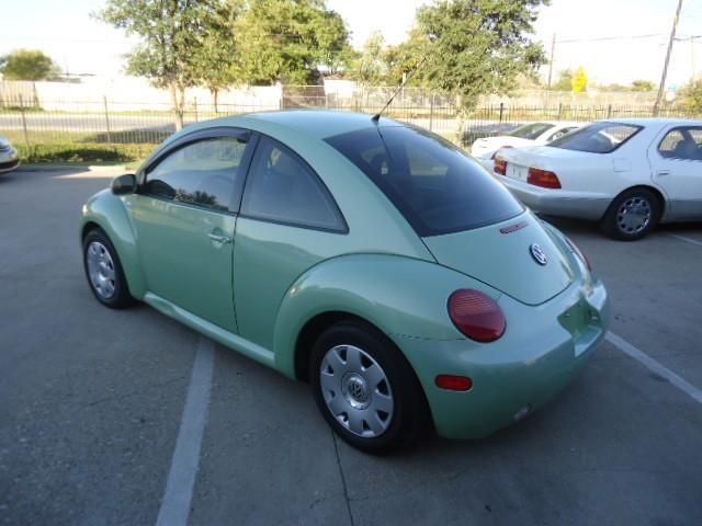 2002 Volkswagen New Beetle CD With MP3