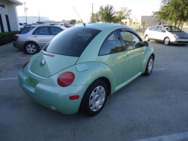 2002 Volkswagen New Beetle CD With MP3