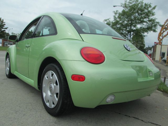 2002 Volkswagen New Beetle S Sedan