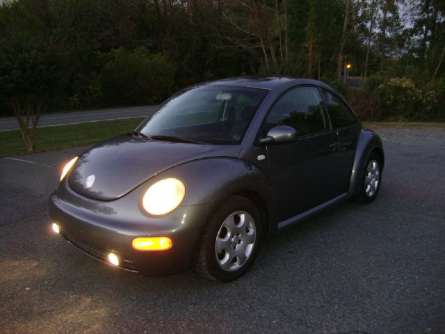 2002 Volkswagen New Beetle Quad Cab 4x2 Shortbox XLT