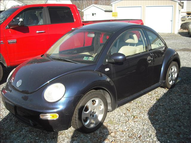 2002 Volkswagen New Beetle FWD 4dr Sport