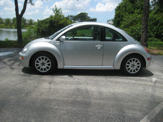 2002 Volkswagen New Beetle 4dr 112 WB AWD