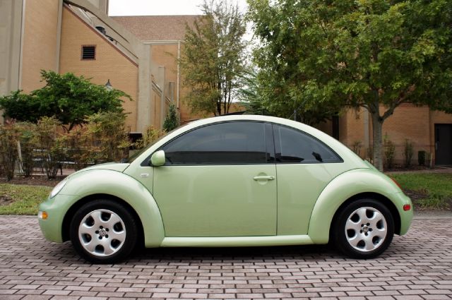 2002 Volkswagen New Beetle 4dr 112 WB AWD