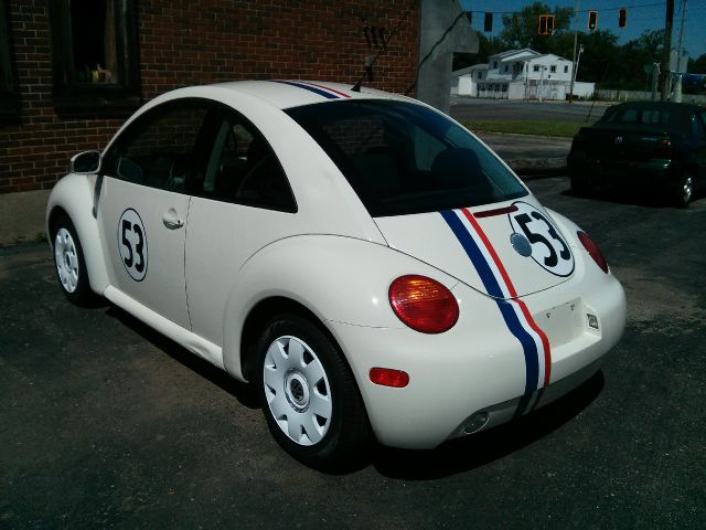 2003 Volkswagen New Beetle 2500 HD Laramie CREW CAB S/B