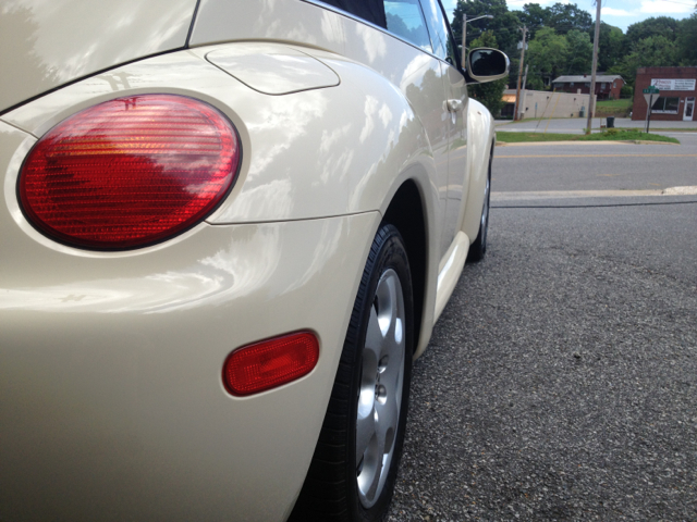 2003 Volkswagen New Beetle 2500 Extended Cab 4WD SLT