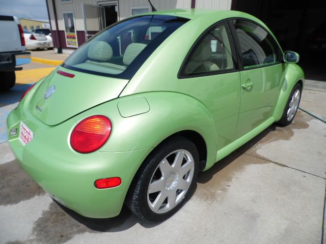 2003 Volkswagen New Beetle SEL Chrome Wheels/front Wheel Drive