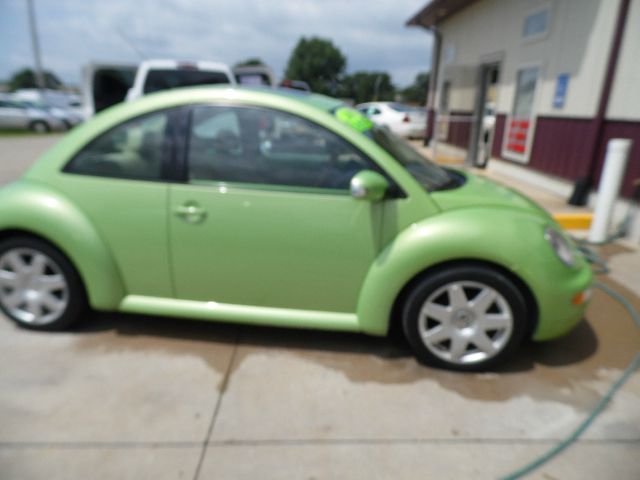 2003 Volkswagen New Beetle SEL Chrome Wheels/front Wheel Drive