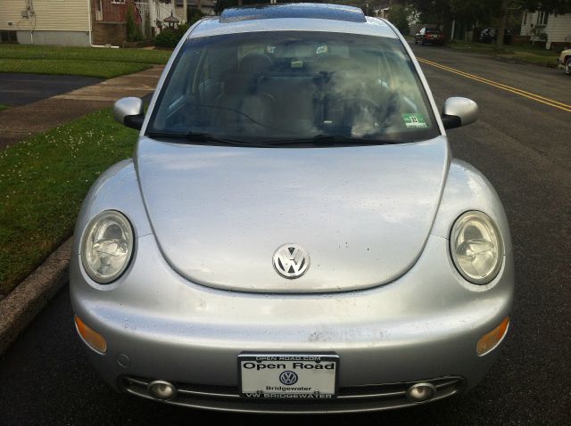 2003 Volkswagen New Beetle 143.5 LTZ