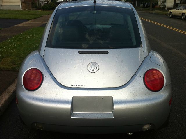 2003 Volkswagen New Beetle 143.5 LTZ