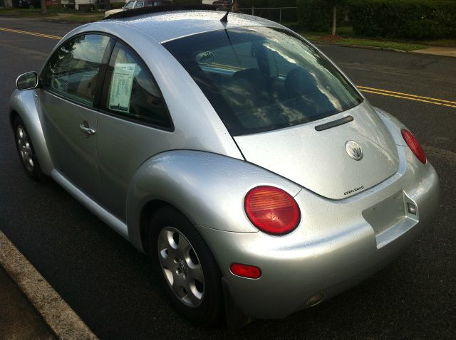 2003 Volkswagen New Beetle 143.5 LTZ