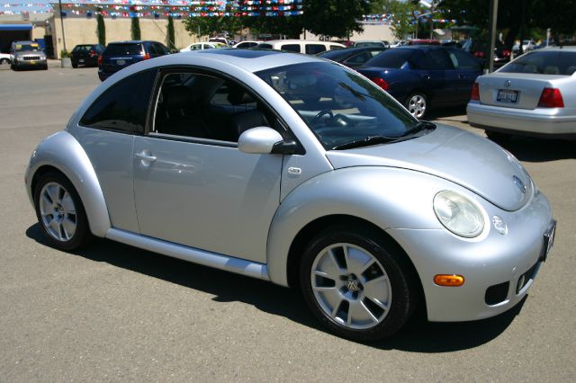 2003 Volkswagen New Beetle GT 4 Door