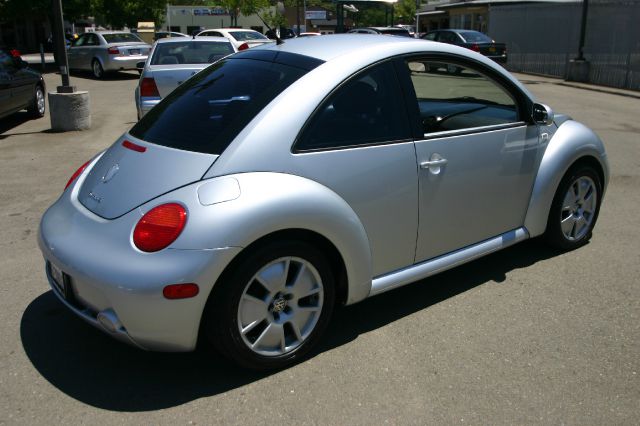 2003 Volkswagen New Beetle GT 4 Door