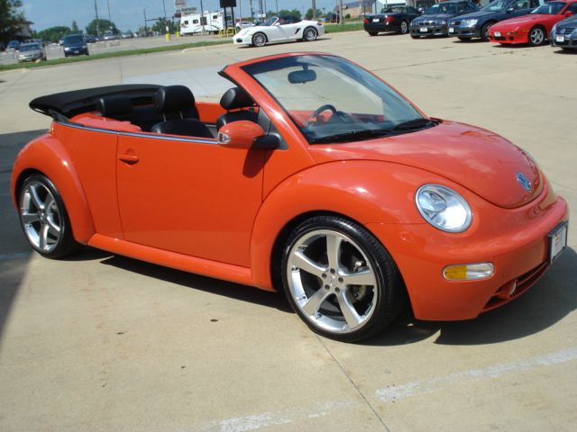 2003 Volkswagen New Beetle 3/4 Ton