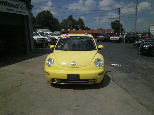 2003 Volkswagen New Beetle Crewmax-short-limited-sunroof-6 CD Jbl-newer Tires