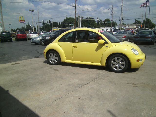 2003 Volkswagen New Beetle Crewmax-short-limited-sunroof-6 CD Jbl-newer Tires