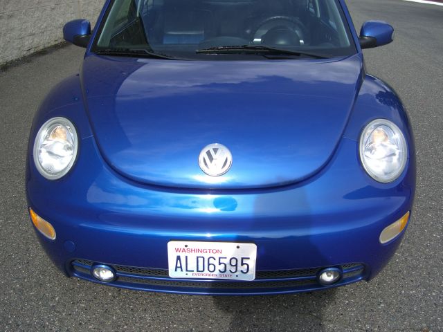 2003 Volkswagen New Beetle 2dr 3.8L Auto Track