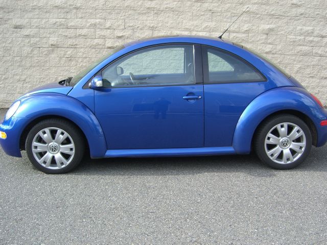 2003 Volkswagen New Beetle 2dr 3.8L Auto Track