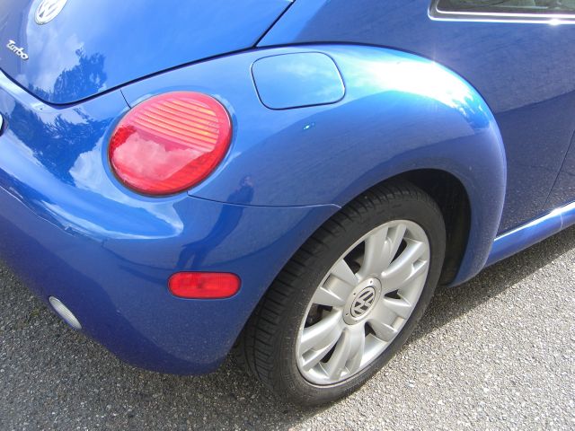 2003 Volkswagen New Beetle 2dr 3.8L Auto Track