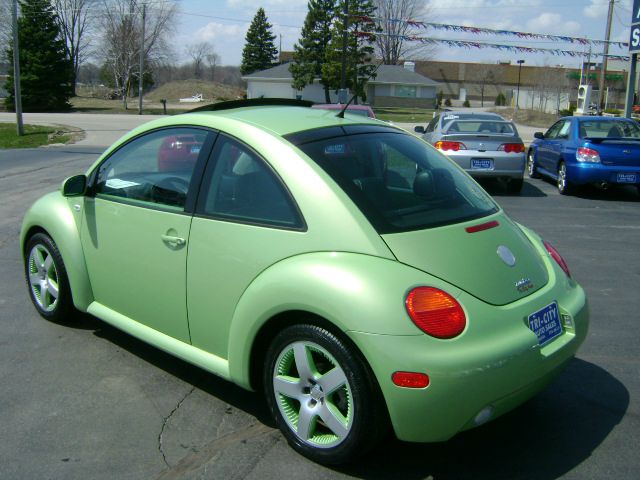 2003 Volkswagen New Beetle Crewmax-short-limited-sunroof-6 CD Jbl-newer Tires