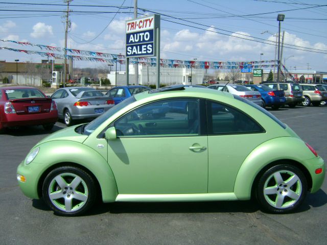 2003 Volkswagen New Beetle Crewmax-short-limited-sunroof-6 CD Jbl-newer Tires