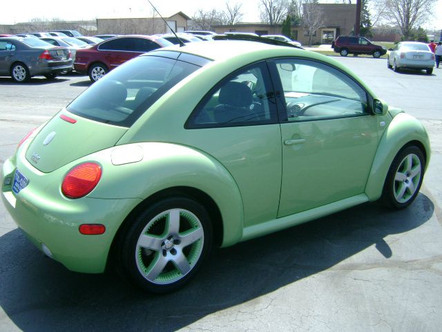 2003 Volkswagen New Beetle Crewmax-short-limited-sunroof-6 CD Jbl-newer Tires