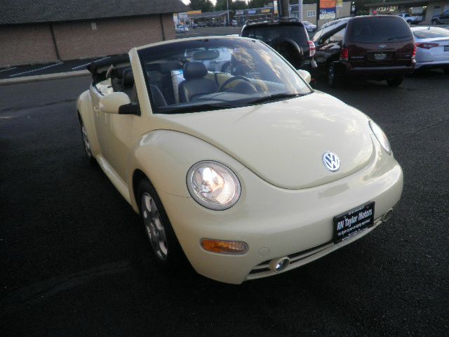 2003 Volkswagen New Beetle 2500 Extended Cab 4WD SLT