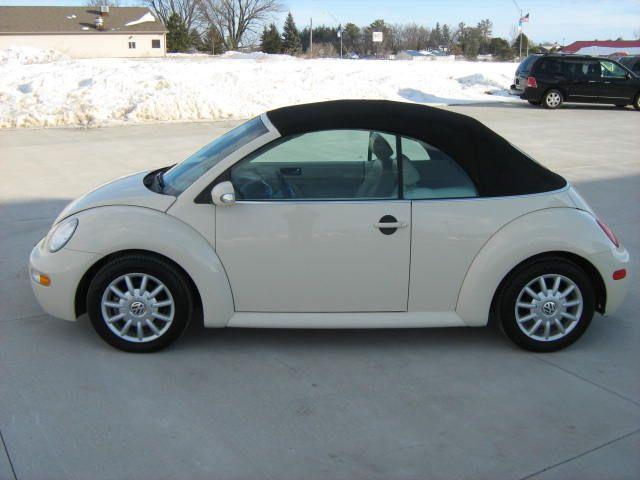 2004 Volkswagen New Beetle FWD 4dr Sport